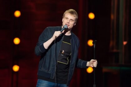 слава комиссаренко