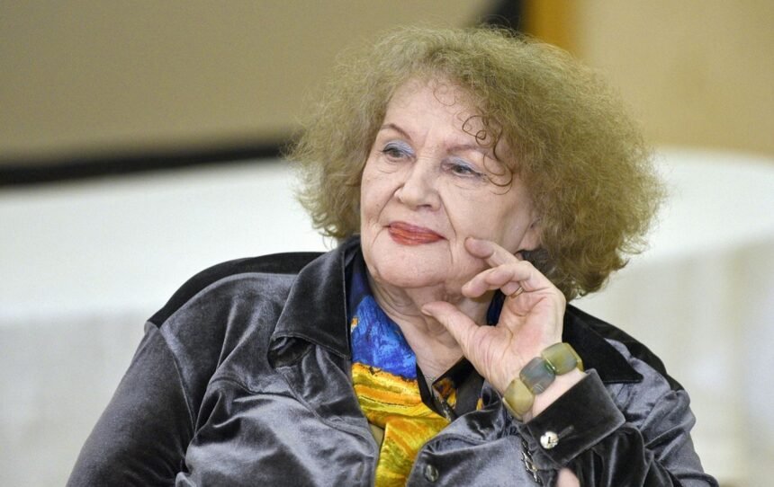 ліна костенко